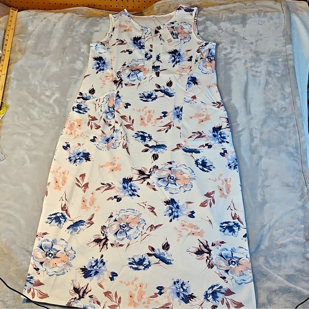 ANNEEDU Womens V-Neck Sleeveless Floral Shift Dress Knee Length Size M